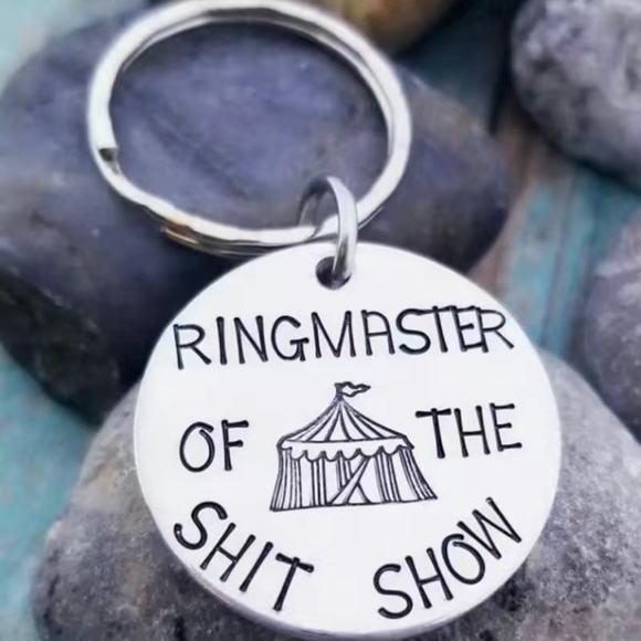 Keychain RINGMASTER OF THE SHIT SHOW - Picture 1 of 1